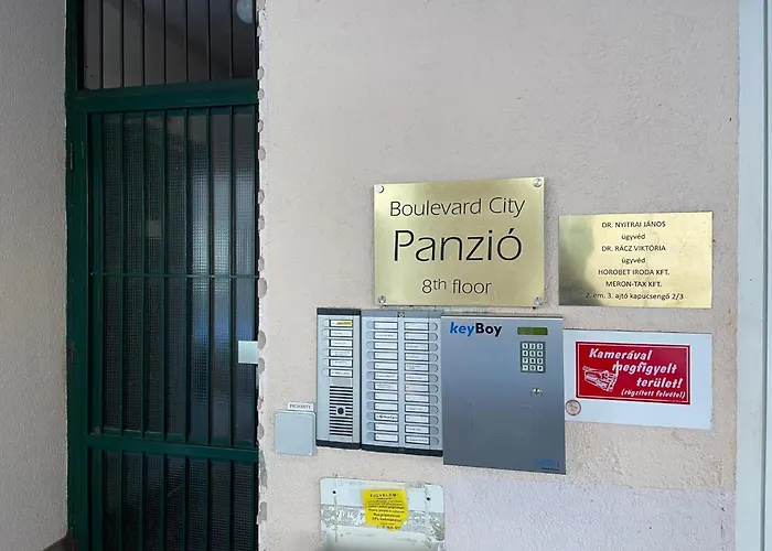 Boulevard City Panzio - Self Check-In