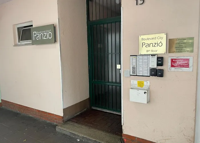 Boulevard City Panzio - Self Check-In